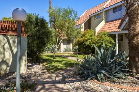 Exterior - 1012 E Highland Ave, Phoenix, AZ 85014 photo 8 of 15