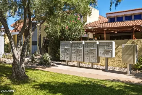 Exterior - 1012 E Highland Ave, Phoenix, AZ 85014 photo 9 of 15
