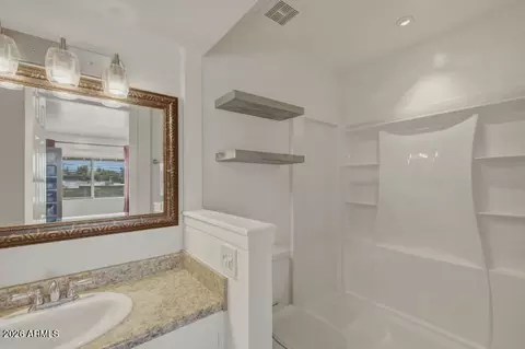 Bath - 1012 E Highland Ave, Phoenix, AZ 85014 photo 3 of 4