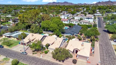 View/Area - 1426 E Mclellan Blvd, Phoenix, AZ 85014 photo 2 of 4