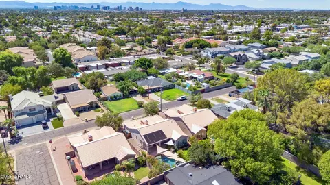 View/Area - 1426 E Mclellan Blvd, Phoenix, AZ 85014 photo 3 of 4