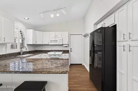 Kitchen - 613 E Devon Dr, Gilbert, AZ 85296 photo 2 of 5