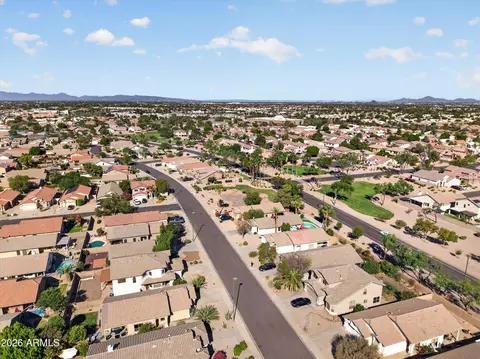 View/Area - 613 E Devon Dr, Gilbert, AZ 85296 photo 4 of 7