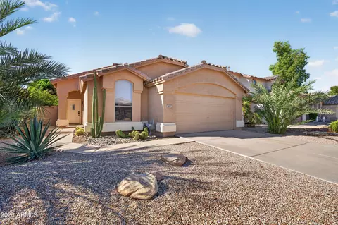 Exterior - 613 E Devon Dr, Gilbert, AZ 85296 photo 2 of 7