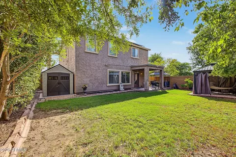 Exterior - 2240 W Davis Rd, Phoenix, AZ 85023 photo 9 of 10