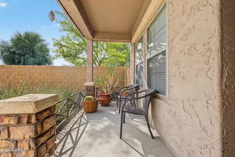 Exterior - 2240 W Davis Rd, Phoenix, AZ 85023 photo 3 of 10
