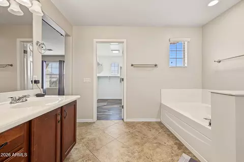 Entry Way - 2240 W Davis Rd, Phoenix, AZ 85023 photo 2 of 4