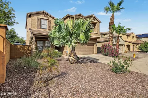 Exterior - 2240 W Davis Rd, Phoenix, AZ 85023 photo 2 of 10