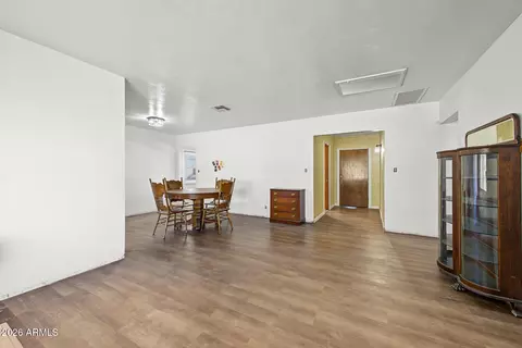 Dining - 2040 W Northview Ave, Phoenix, AZ 85021 photo 9 of 9