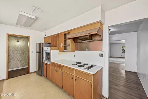 Kitchen - 2040 W Northview Ave, Phoenix, AZ 85021 photo 2 of 4