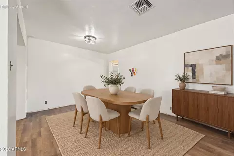 Dining - 2040 W Northview Ave, Phoenix, AZ 85021 photo 5 of 9