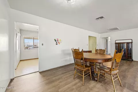 Dining - 2040 W Northview Ave, Phoenix, AZ 85021 photo 2 of 9