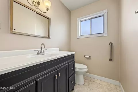 Bath - 2040 W Northview Ave, Phoenix, AZ 85021 photo 1 of 5