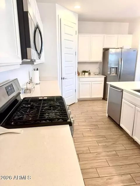 Kitchen - 1618 W Monte Way, Phoenix, AZ 85041 photo 1 of 2