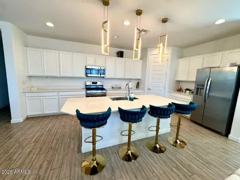 Kitchen - 1618 W Monte Way, Phoenix, AZ 85041 photo 2 of 2