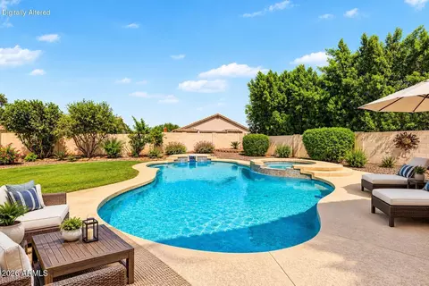 7220 W Los Gatos Dr, Glendale, AZ 85310