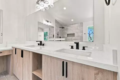 Bath - 3307 E Coconino St, Phoenix, AZ 85044 photo 7 of 12