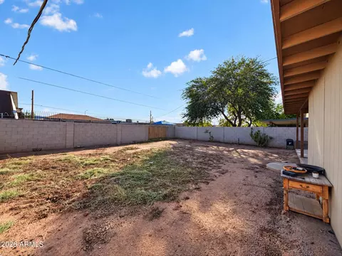 Exterior - 1725 E Pueblo Ave, Phoenix, AZ 85040 photo 9 of 10
