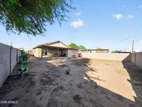 Exterior - 1725 E Pueblo Ave, Phoenix, AZ 85040 photo 4 of 10