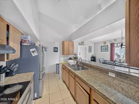Kitchen - 1725 E Pueblo Ave, Phoenix, AZ 85040 photo 3 of 4