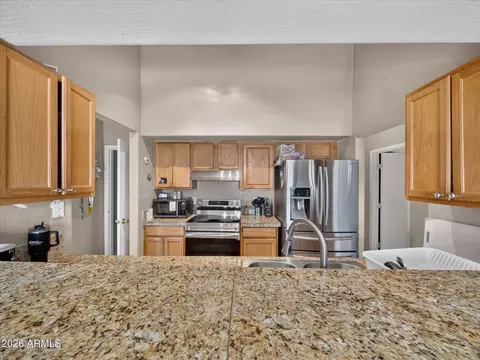 Kitchen - 1725 E Pueblo Ave, Phoenix, AZ 85040 photo 4 of 4