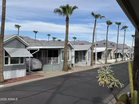 648 Hawks Eye Dr, Apache Junction, AZ 85119 photo 4
