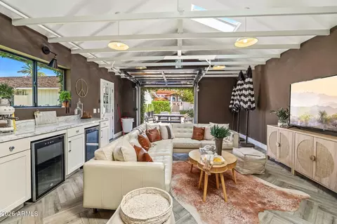 Living - 7718 N 2nd Ave, Phoenix, AZ 85021 photo 5 of 5