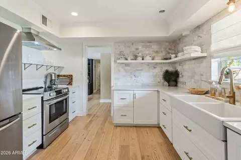 Kitchen - 7718 N 2nd Ave, Phoenix, AZ 85021 photo 1 of 3