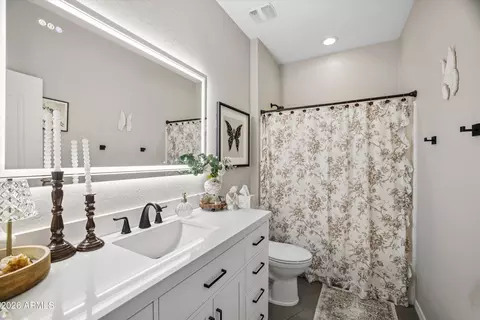 Bath - 4136 S Butte Ln, Gilbert, AZ 85297 photo 3 of 4