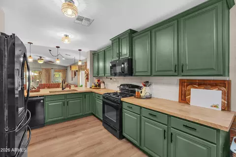 Kitchen - 2065 E Lindrick Dr, Gilbert, AZ 85298 photo 1 of 2