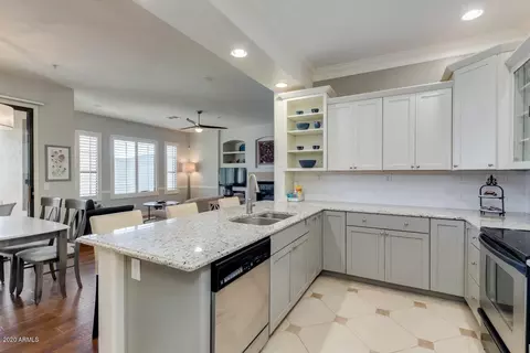 Kitchen - 7445 Eagle Crest Dr #1077, Mesa, AZ 85207 photo 4 of 4