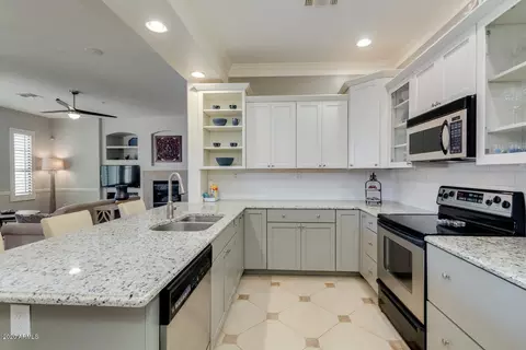 Kitchen - 7445 Eagle Crest Dr #1077, Mesa, AZ 85207 photo 3 of 4
