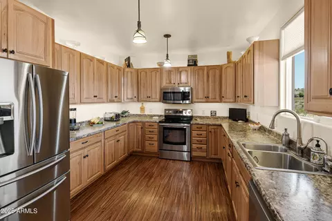 Kitchen - 7375 E Sliding Ln, Cornville, AZ 86325 photo 2 of 4