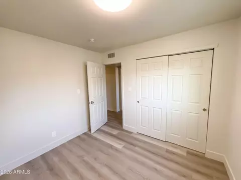 Bedroom - 4253 E Vineyard Rd, Phoenix, AZ 85042 photo 4 of 6
