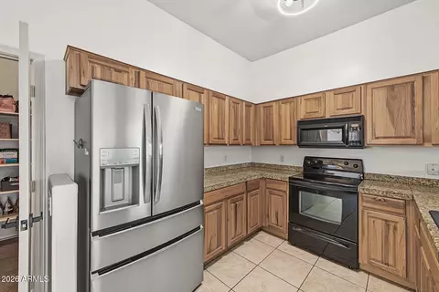 Kitchen - 2024 S Baldwin -- #11, Mesa, AZ 85209 photo 4 of 5