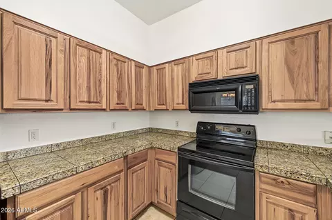 Kitchen - 2024 S Baldwin -- #11, Mesa, AZ 85209 photo 3 of 5