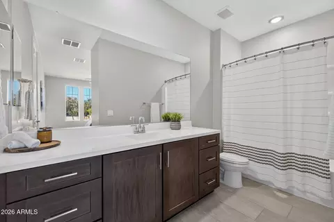 Bath - 9634 E Rainbow Ave, Mesa, AZ 85212 photo 4 of 7