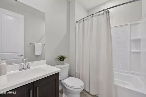Bath - 9634 E Rainbow Ave, Mesa, AZ 85212 photo 5 of 7