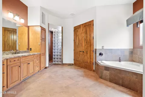 Bath - 2303 E Scarlet Bugler Cir, Payson, AZ 85541 photo 6 of 11