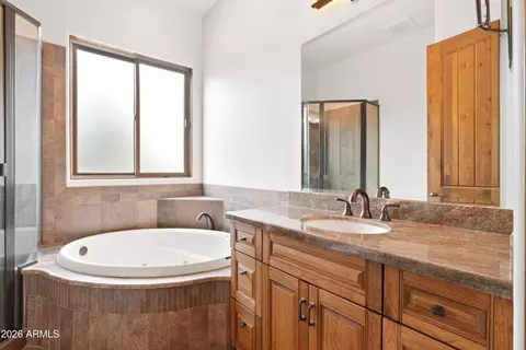 Bath - 2303 E Scarlet Bugler Cir, Payson, AZ 85541 photo 2 of 11