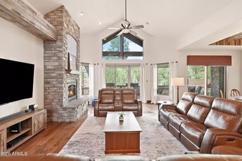 Living - 2303 E Scarlet Bugler Cir, Payson, AZ 85541 photo 3 of 4