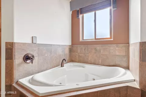 Bath - 2303 E Scarlet Bugler Cir, Payson, AZ 85541 photo 7 of 11