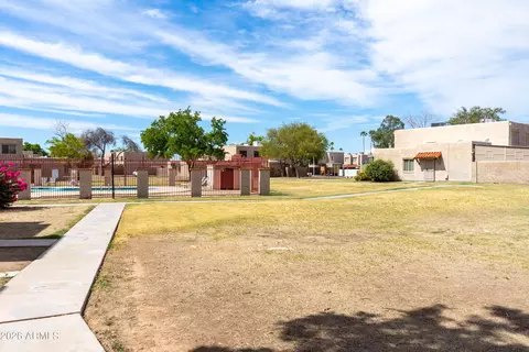 Exterior - 600 S Dobson Apt 154 Rd, Mesa, AZ 85202 photo 8 of 9