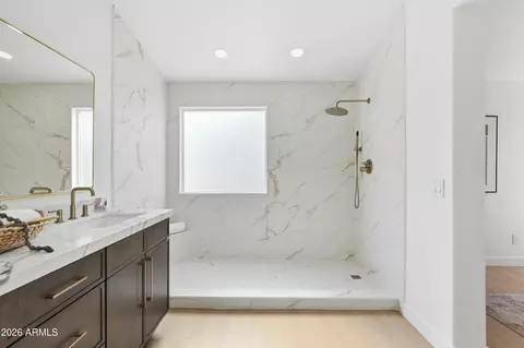 Bath - 4622 E Grovers Ave, Phoenix, AZ 85032 photo 1 of 4