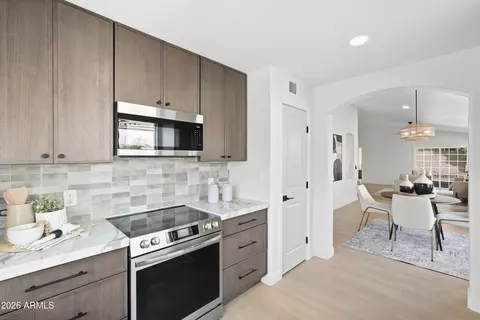 Kitchen - 4622 E Grovers Ave, Phoenix, AZ 85032 photo 5 of 5