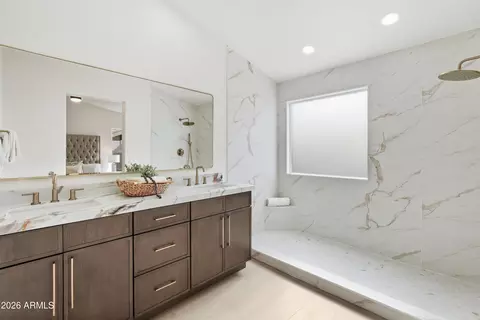 Bath - 4622 E Grovers Ave, Phoenix, AZ 85032 photo 4 of 4