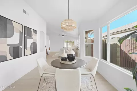 Dining - 4622 E Grovers Ave, Phoenix, AZ 85032 photo 2 of 2