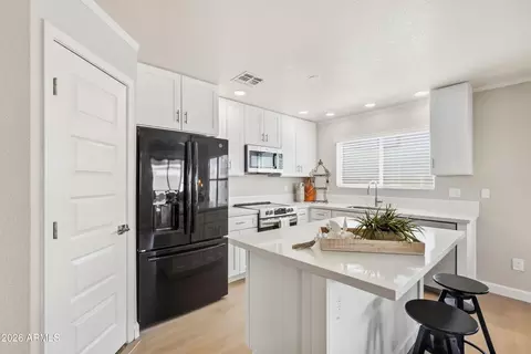Kitchen - 2303 E 35th Ave, Apache Junction, AZ 85119 photo 2 of 4