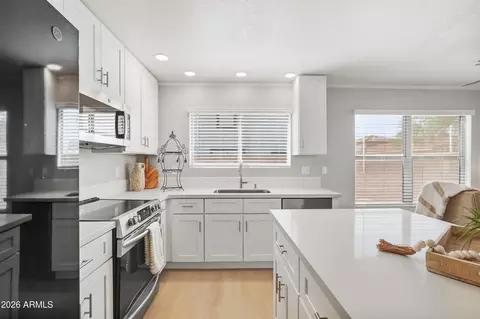 Kitchen - 2303 E 35th Ave, Apache Junction, AZ 85119 photo 4 of 4