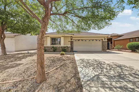 2401 W Silver Streak Way, San Tan Valley, AZ 85142
